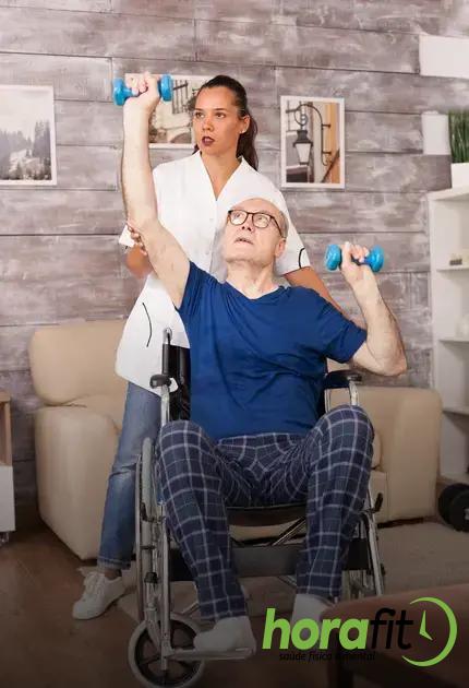Tipos de exercício para idosos na cadeira que promovem a saúde e bem-estar