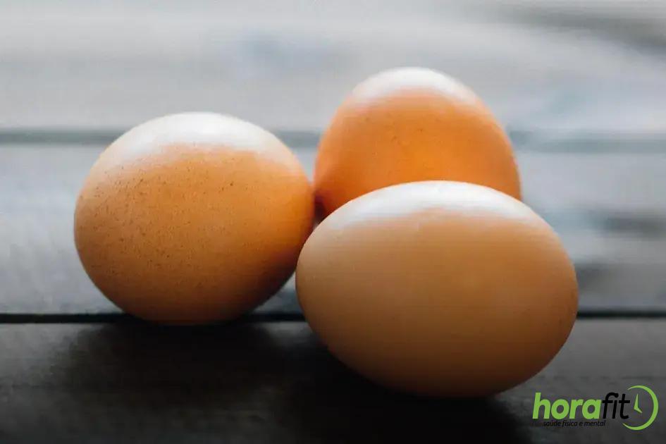 Comparando as calorias de ovos cozidos, fritos e pochê